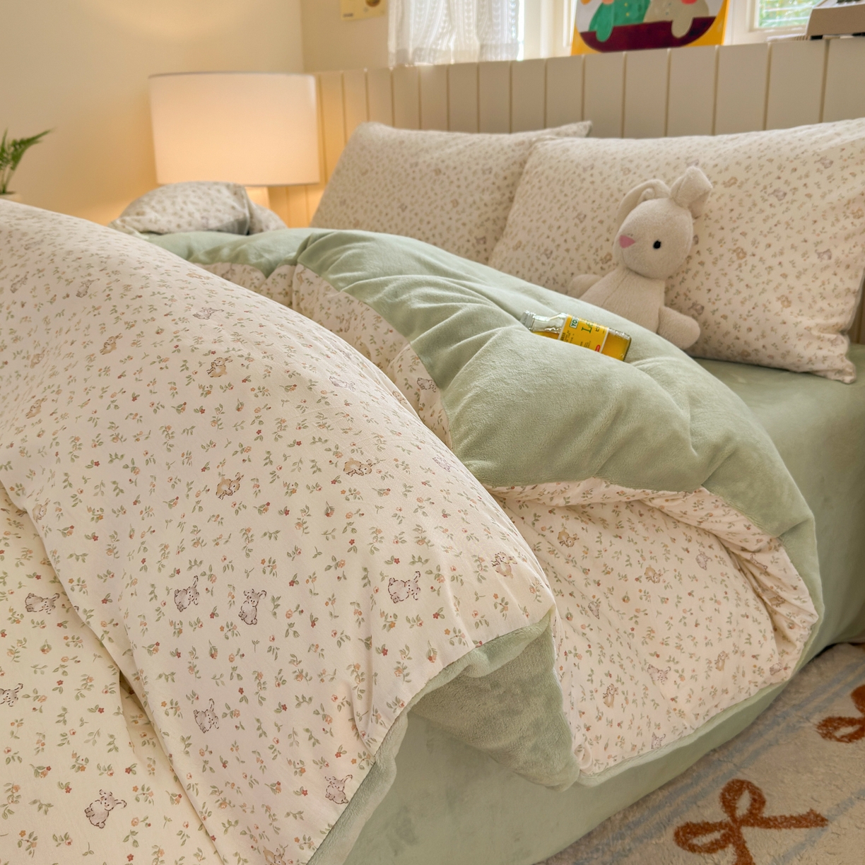 91家纺网 家纺一手货源 找家纺 Sweet dreams甜梦 2025新款棉加绒印花四件套 花园兔子