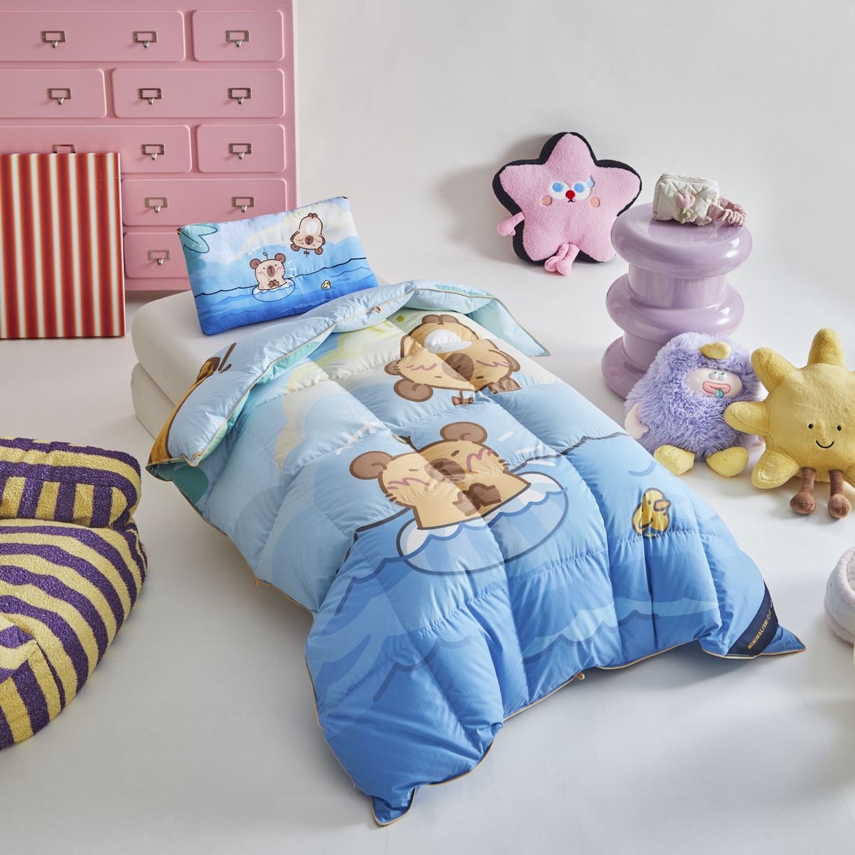 91家纺网 家纺一手货源 找家纺 暖羽屋羽绒馆 2025新款天丝莱赛尔鹅绒丝被芯 抗菌 防螨羽毛被1.2米 白鹅绒丝 儿童学生被子1.5 春秋被 鱼鼠同乐2