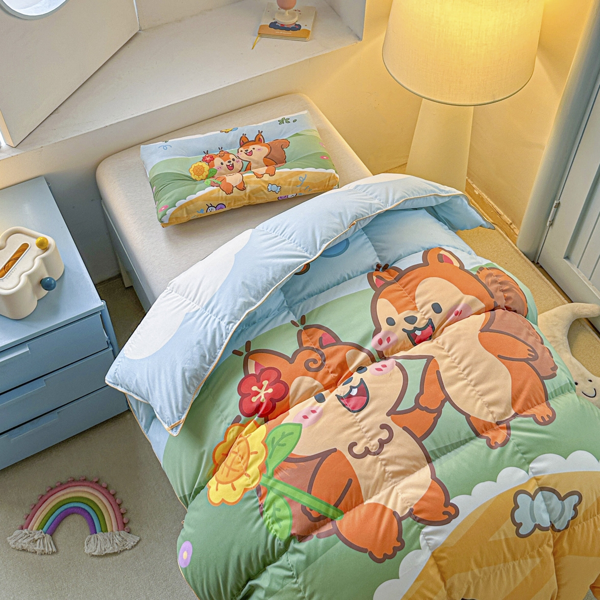 91家纺网 家纺一手货源 找家纺 暖羽屋羽绒馆 2025新款天丝莱赛尔鹅绒丝被芯 抗菌 防螨羽毛被1.2米 白鹅绒丝 儿童学生被子1.5 春秋被 两只松鼠