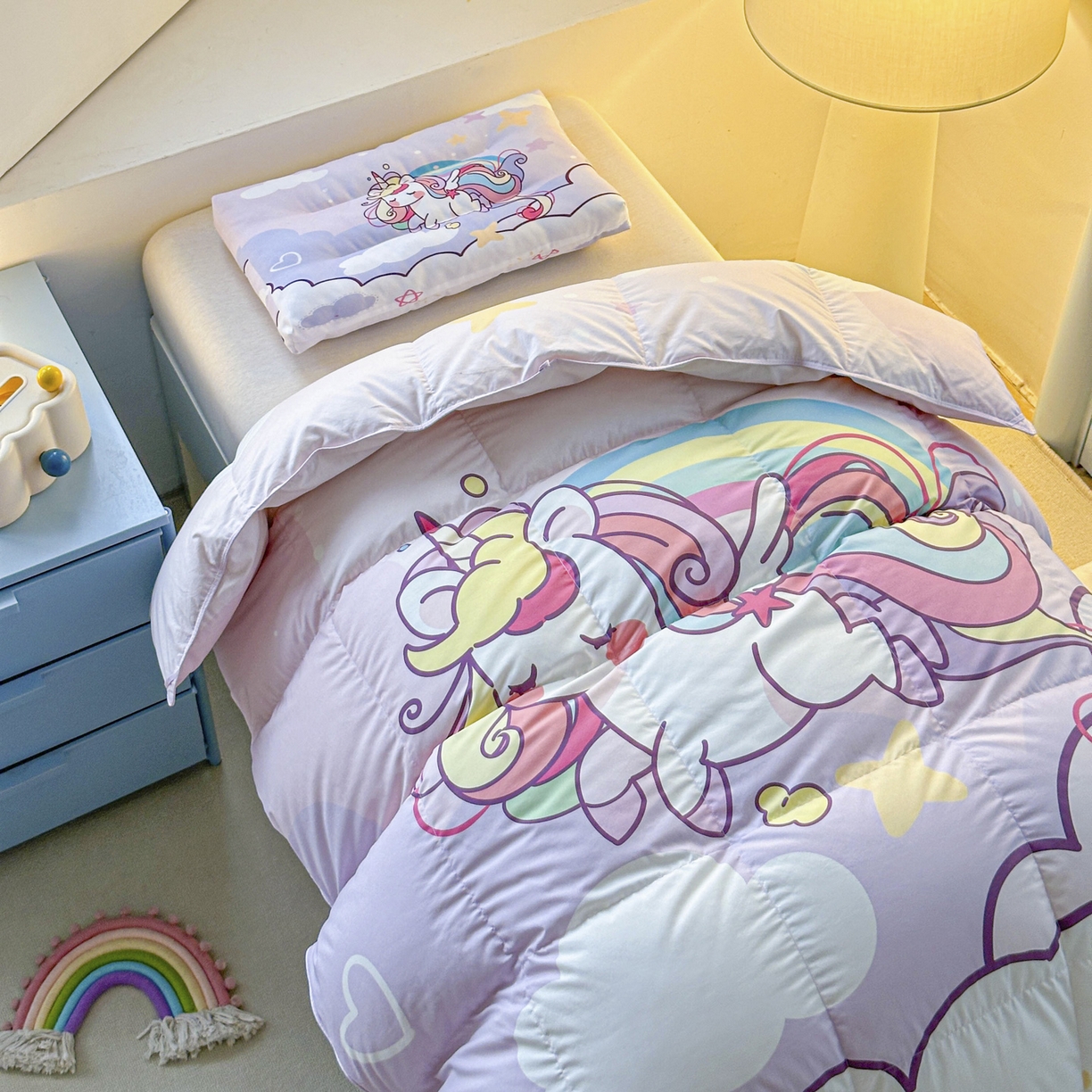 91家纺网 家纺一手货源 找家纺 暖羽屋羽绒馆 2025新款天丝莱赛尔鹅绒丝被芯 抗菌 防螨羽毛被1.2米 白鹅绒丝 儿童学生被子1.5 春秋被 云端小马儿