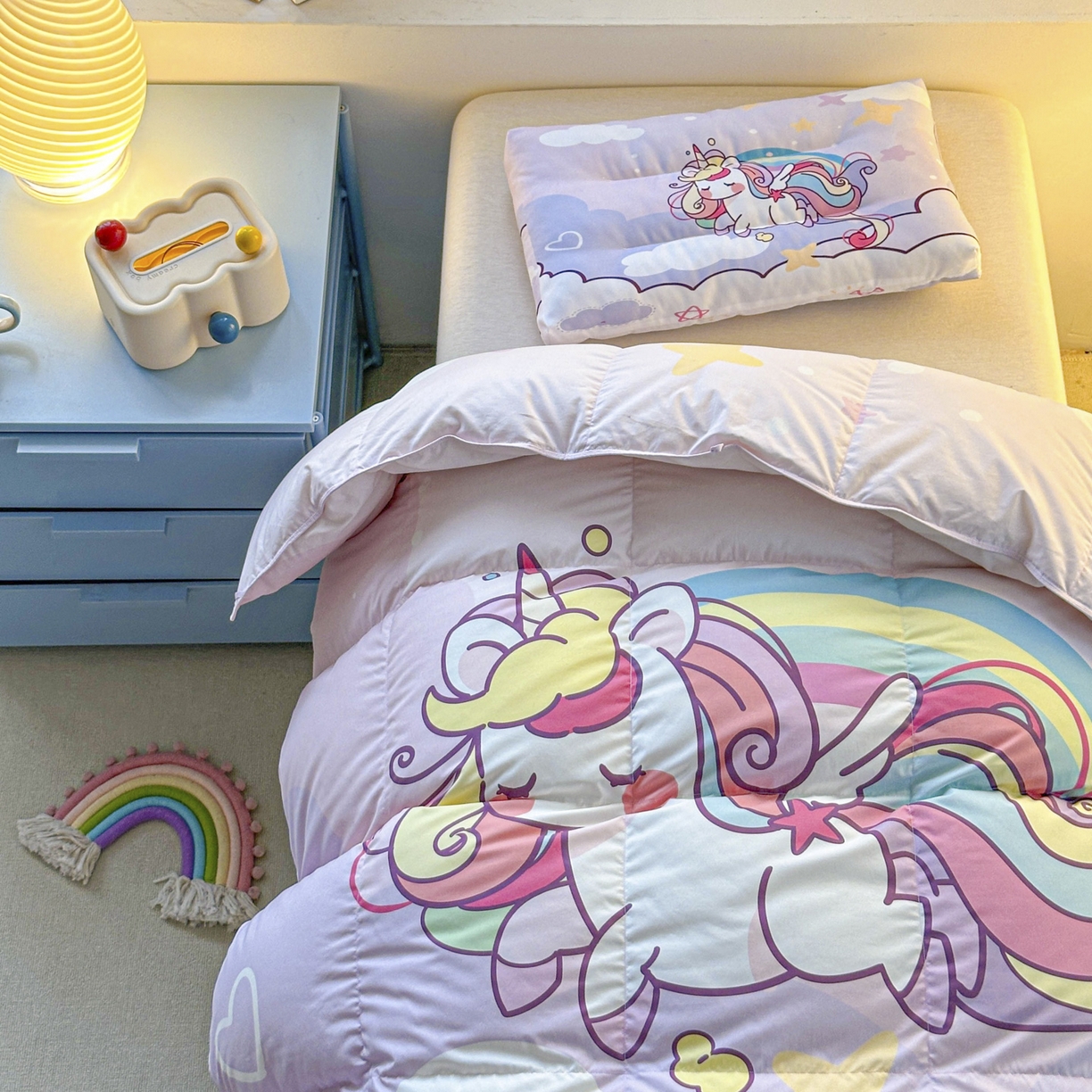 91家纺网 家纺一手货源 找家纺 暖羽屋羽绒馆 2025新款天丝莱赛尔鹅绒丝被芯 抗菌 防螨羽毛被1.2米 白鹅绒丝 儿童学生被子1.5 春秋被 云端小马儿