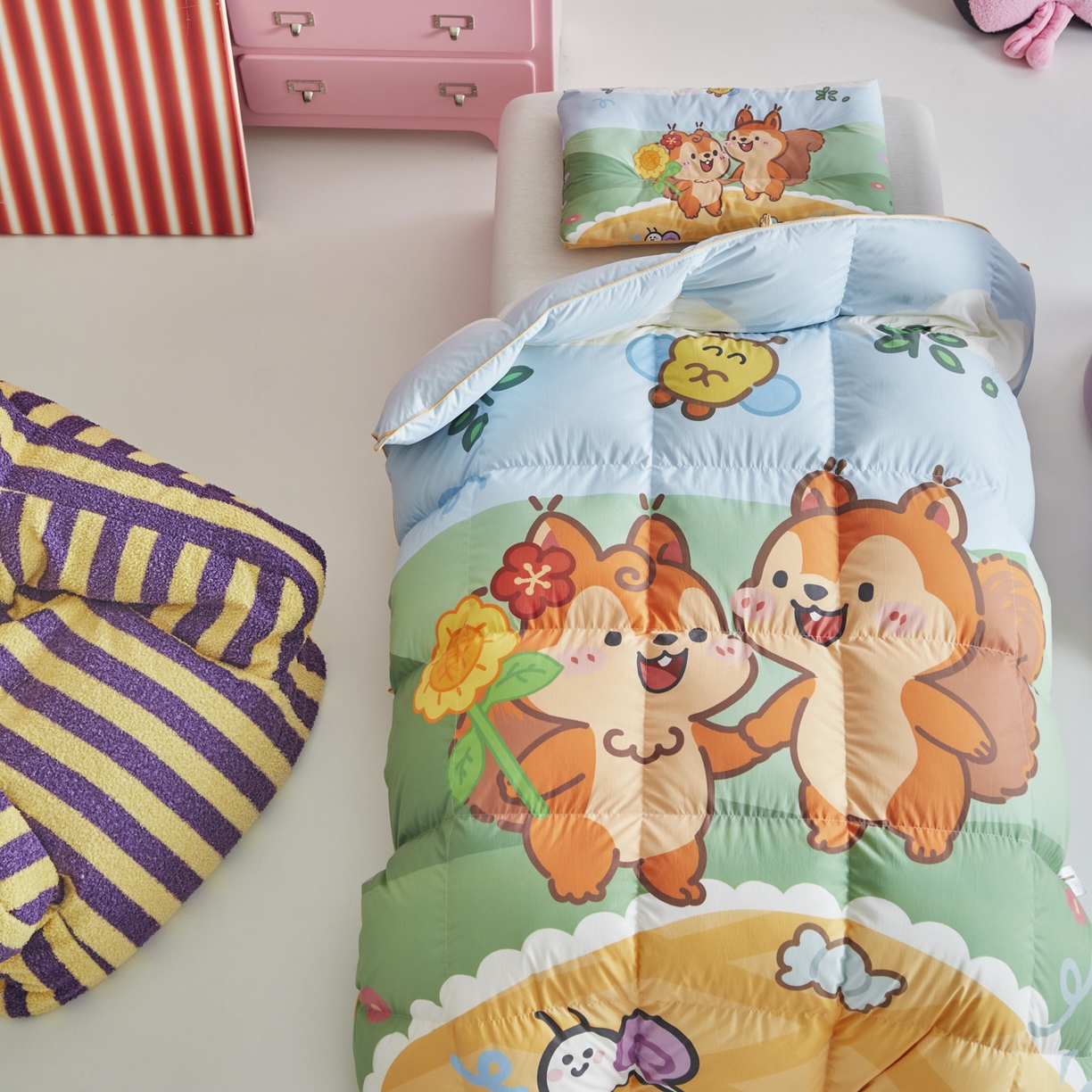 91家纺网 家纺一手货源 找家纺 暖羽屋羽绒馆 2025新款天丝莱赛尔鹅绒丝被芯 抗菌 防螨羽毛被1.2米 白鹅绒丝 儿童学生被子1.5 春秋被 两只松鼠2