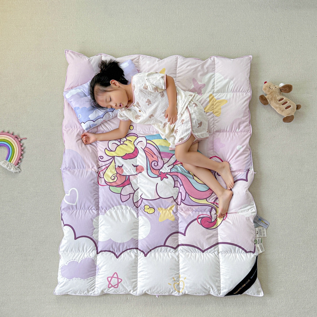 91家纺网 家纺一手货源 找家纺 暖羽屋羽绒馆 2025新款天丝莱赛尔鹅绒丝被芯 抗菌 防螨羽毛被1.2米 白鹅绒丝 儿童学生被子1.5 春秋被 云端小马儿