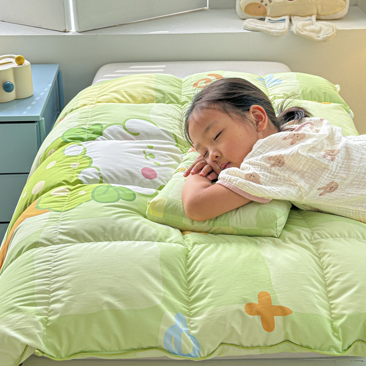 91家纺网 家纺一手货源 找家纺 暖羽屋羽绒馆 2025新款天丝莱赛尔鹅绒丝被芯 抗菌 防螨羽毛被1.2米 白鹅绒丝 儿童学生被子1.5 春秋被 清爽狗狗