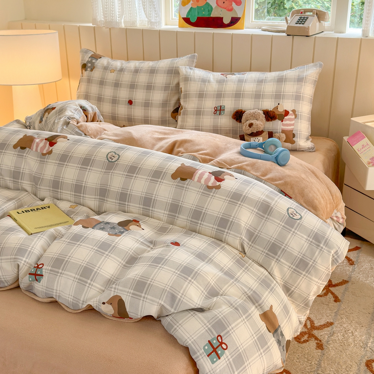 91家纺网 家纺一手货源 找家纺 Sweet dreams甜梦 2025新款棉加绒印花四件套 毛衣小狗