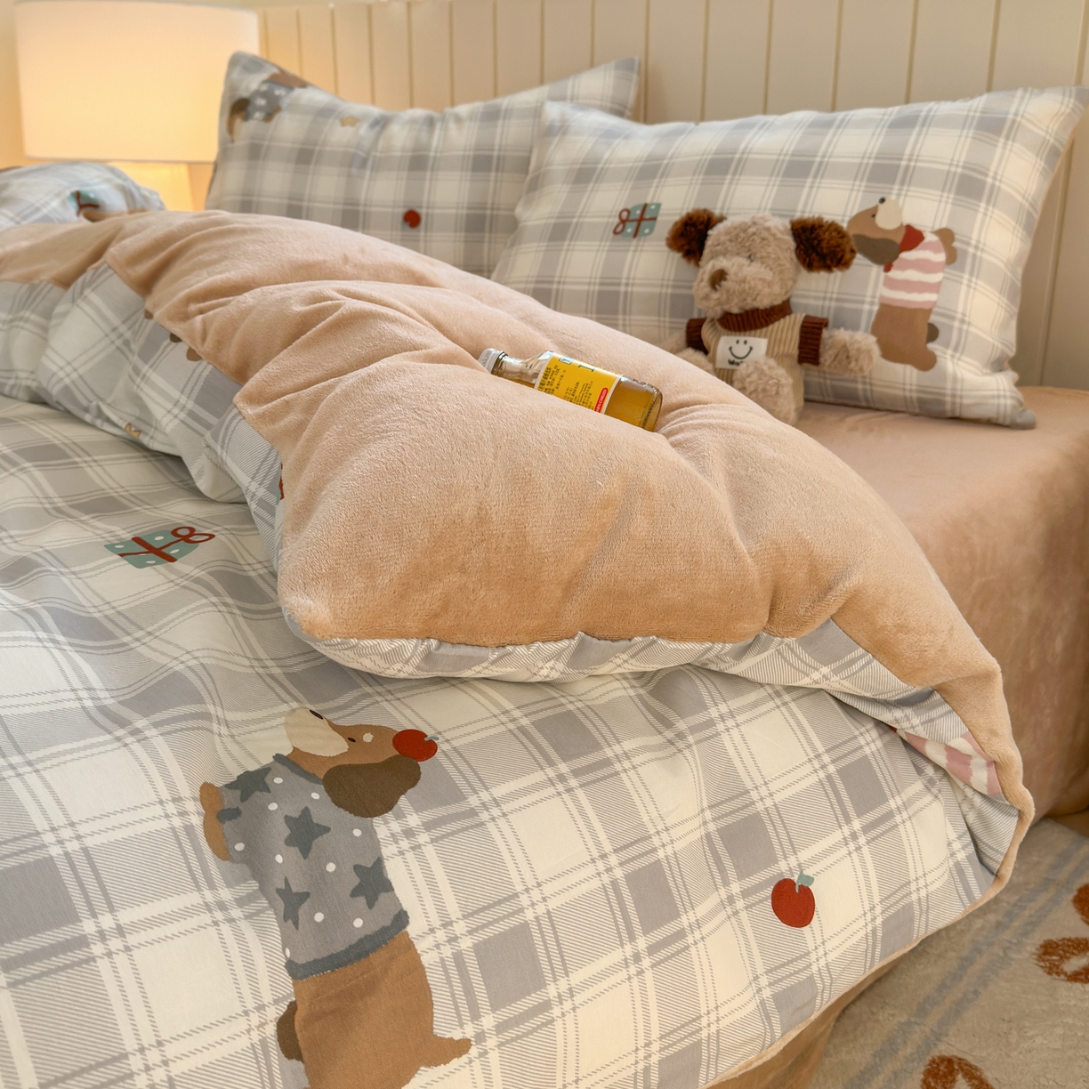 91家纺网 家纺一手货源 找家纺 Sweet dreams甜梦 2025新款棉加绒印花四件套 毛衣小狗