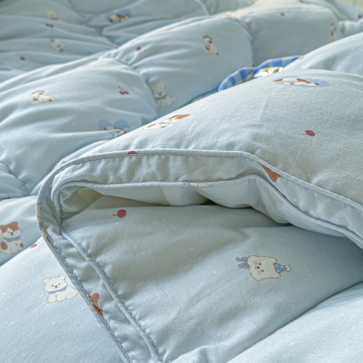 91家纺网 家纺一手货源 找家纺 暖羽屋羽绒馆 2025新款A类双层纱鹅绒丝被芯儿童学生 羽绒被子 羽毛被婴幼儿园 冬被春秋被 冬季伙伴