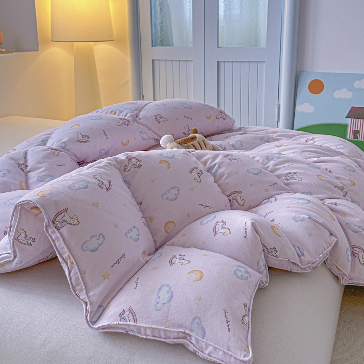 91家纺网 家纺一手货源 找家纺 暖羽屋羽绒馆 2025新款A类双层纱鹅绒丝被芯儿童学生 羽绒被子 羽毛被婴幼儿园 冬被春秋被 快乐梦想