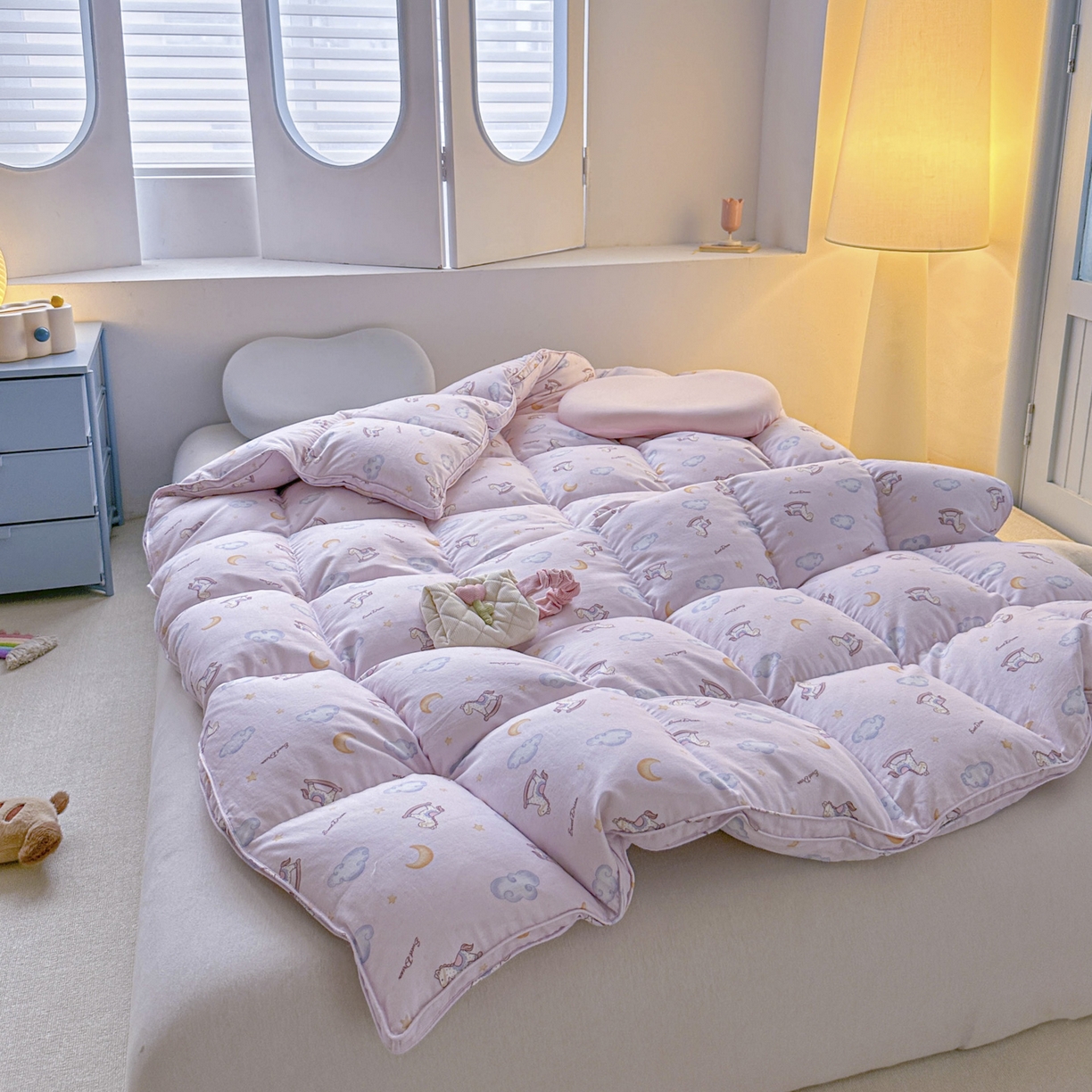 91家纺网 家纺一手货源 找家纺 暖羽屋羽绒馆 2025新款A类双层纱鹅绒丝被芯儿童学生 羽绒被子 羽毛被婴幼儿园 冬被春秋被 快乐梦想