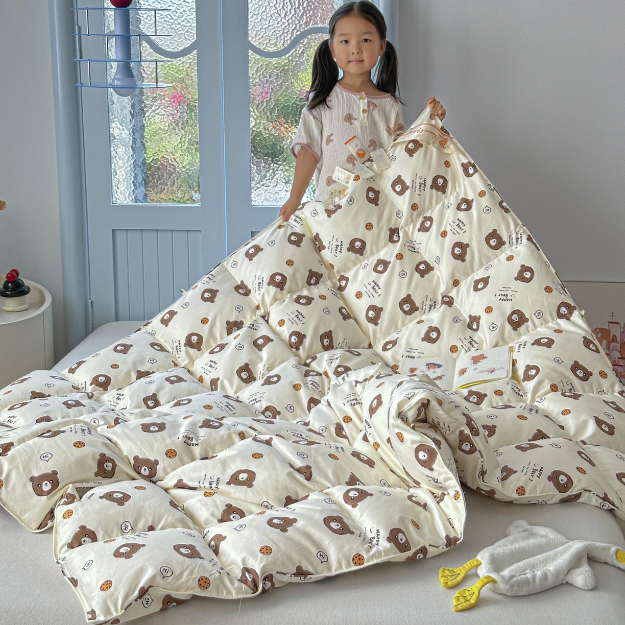 91家纺网 家纺一手货源 找家纺 暖羽屋羽绒馆 2025新款儿童纯棉鹅绒丝被芯60s卡通学生婴幼儿园1.2米羽绒被子1.5米宿舍羽绒冬被 饼干小熊