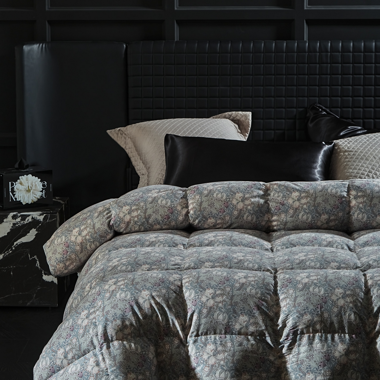 91家纺网 家纺一手货源 找家纺 暖羽屋羽绒馆 2025新款印花鹅绒丝冬被 羽绒被子 春秋白鹅绒被芯 羽毛被子双人加厚冬被 花语