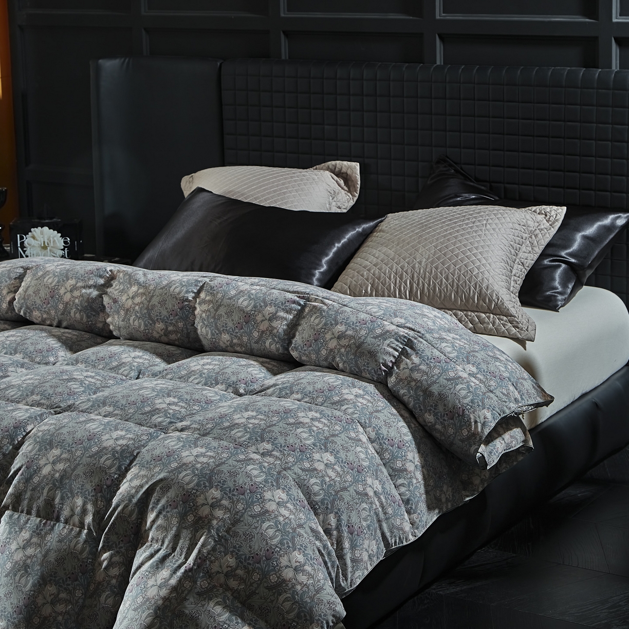 91家纺网 家纺一手货源 找家纺 暖羽屋羽绒馆 2025新款印花鹅绒丝冬被 羽绒被子 春秋白鹅绒被芯 羽毛被子双人加厚冬被 花语