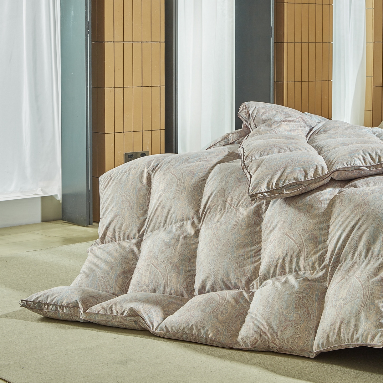 91家纺网 家纺一手货源 找家纺 暖羽屋羽绒馆 2025新款印花鹅绒丝冬被 羽绒被子 春秋白鹅绒被芯 羽毛被子双人加厚冬被 浅墨