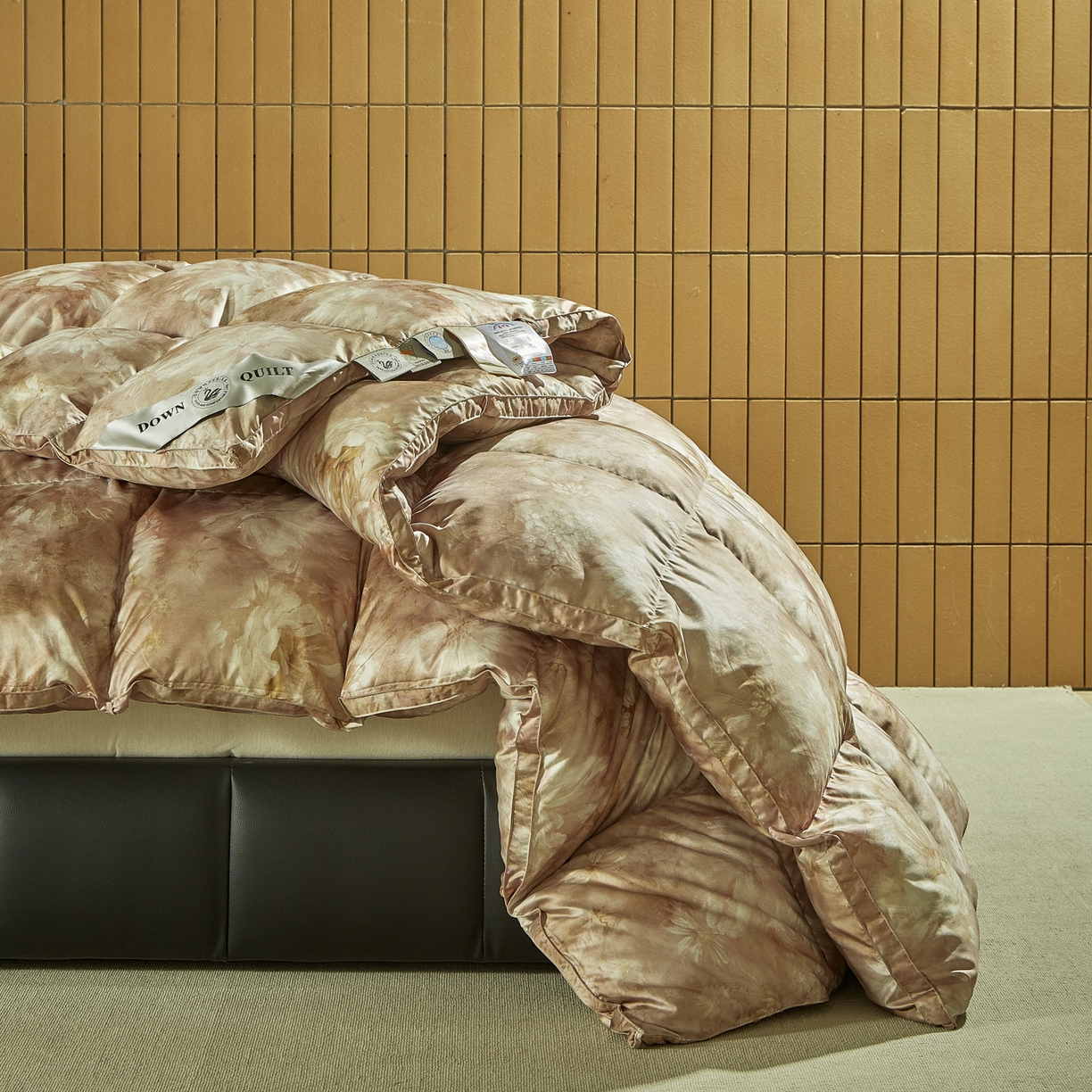 91家纺网 家纺一手货源 找家纺 暖羽屋羽绒馆 2025新款印花鹅绒丝冬被 羽绒被子 春秋白鹅绒被芯 羽毛被子双人加厚冬被 绚烂