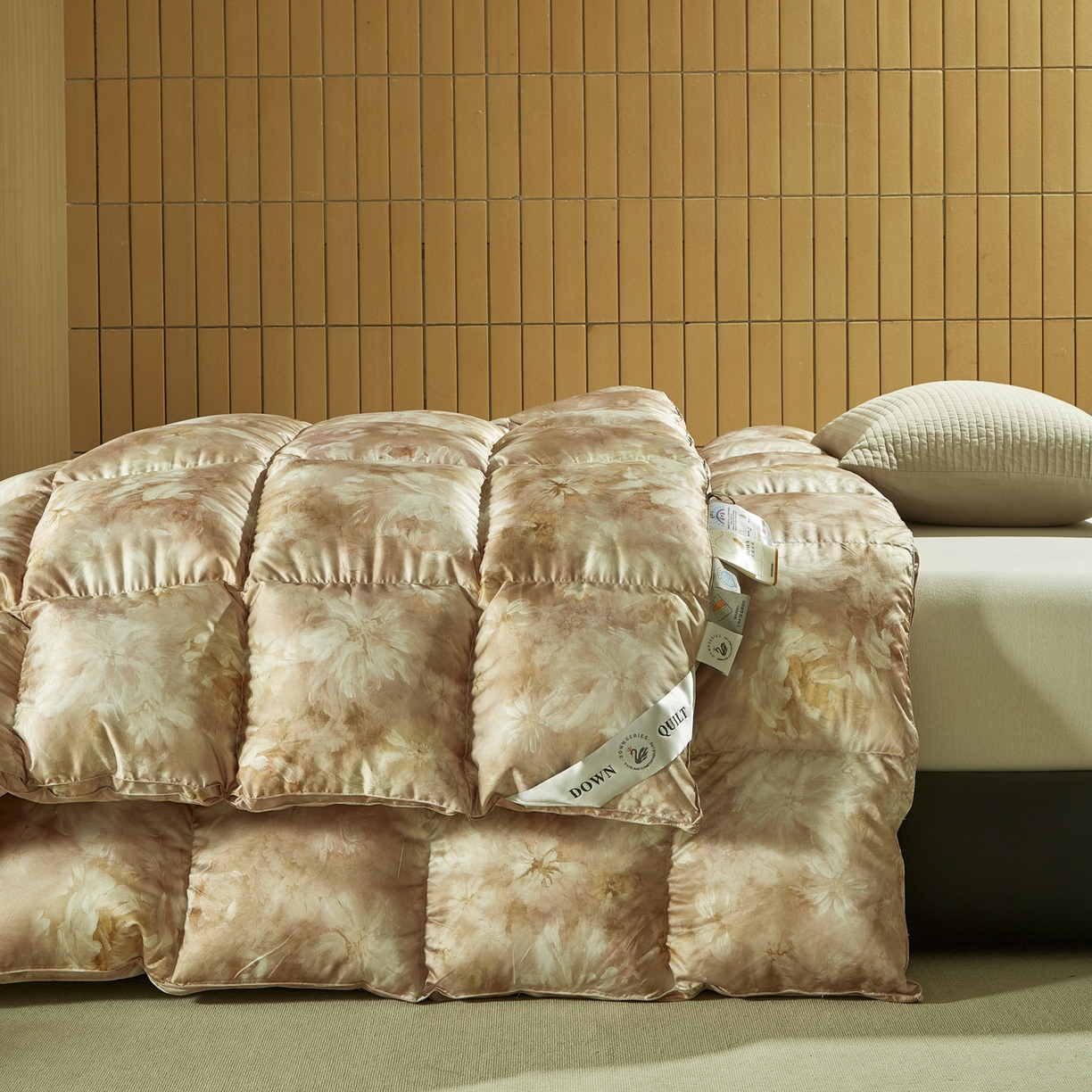 91家纺网 家纺一手货源 找家纺 暖羽屋羽绒馆 2025新款印花鹅绒丝冬被 羽绒被子 春秋白鹅绒被芯 羽毛被子双人加厚冬被 绚烂