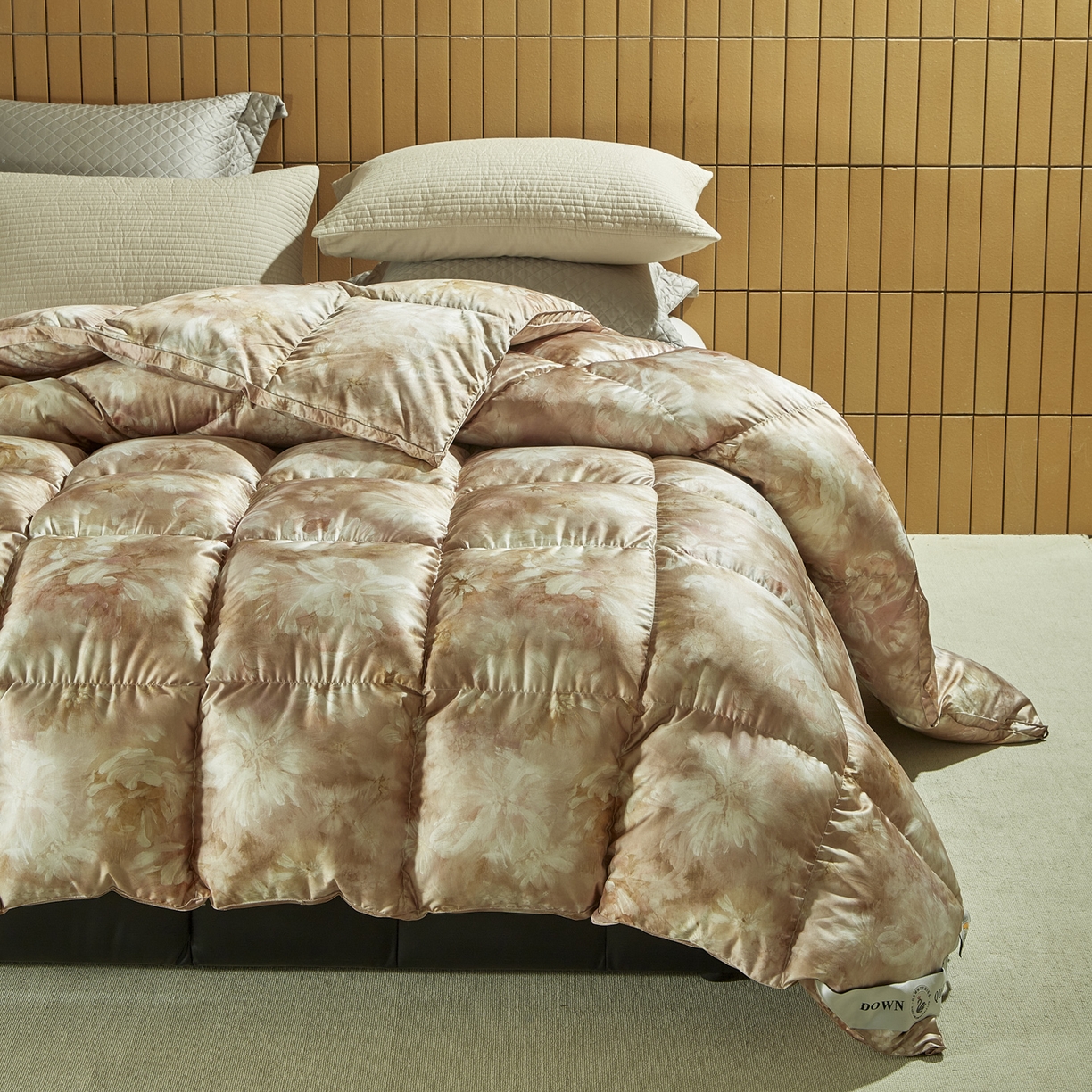 91家纺网 家纺一手货源 找家纺 暖羽屋羽绒馆 2025新款印花鹅绒丝冬被 羽绒被子 春秋白鹅绒被芯 羽毛被子双人加厚冬被 绚烂