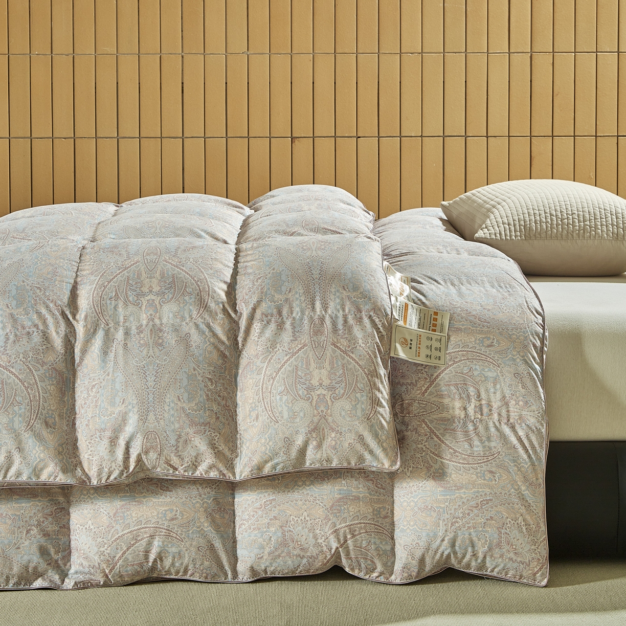 91家纺网 家纺一手货源 找家纺 暖羽屋羽绒馆 2025新款印花鹅绒丝冬被 羽绒被子 春秋白鹅绒被芯 羽毛被子双人加厚冬被 浅墨