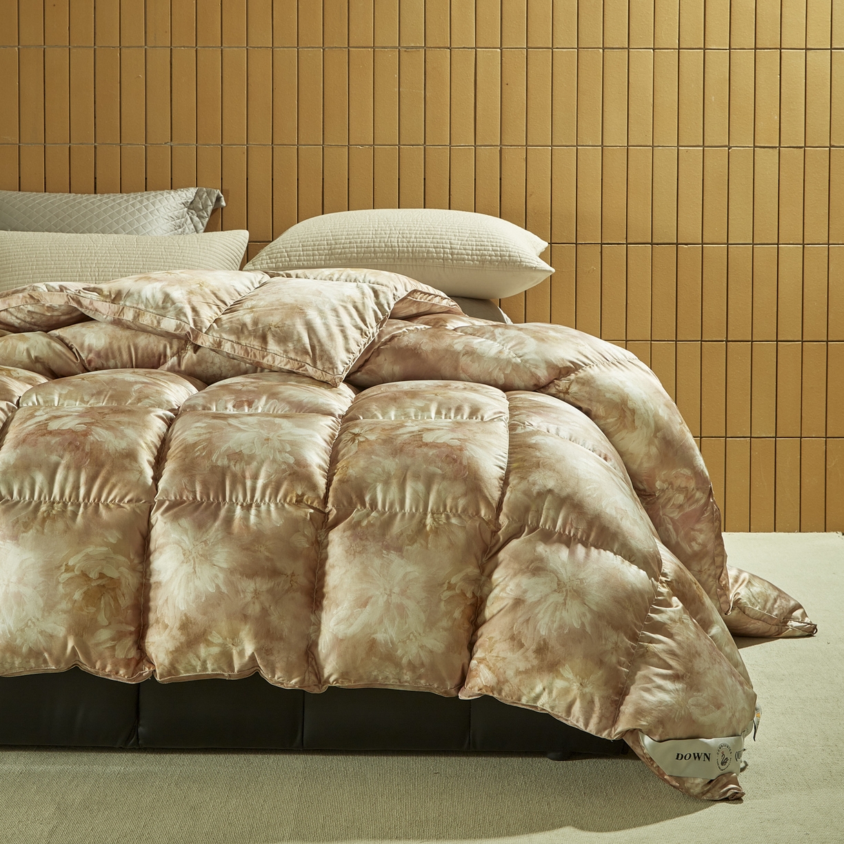 91家纺网 家纺一手货源 找家纺 暖羽屋羽绒馆 2025新款印花鹅绒丝冬被 羽绒被子 春秋白鹅绒被芯 羽毛被子双人加厚冬被 绚烂