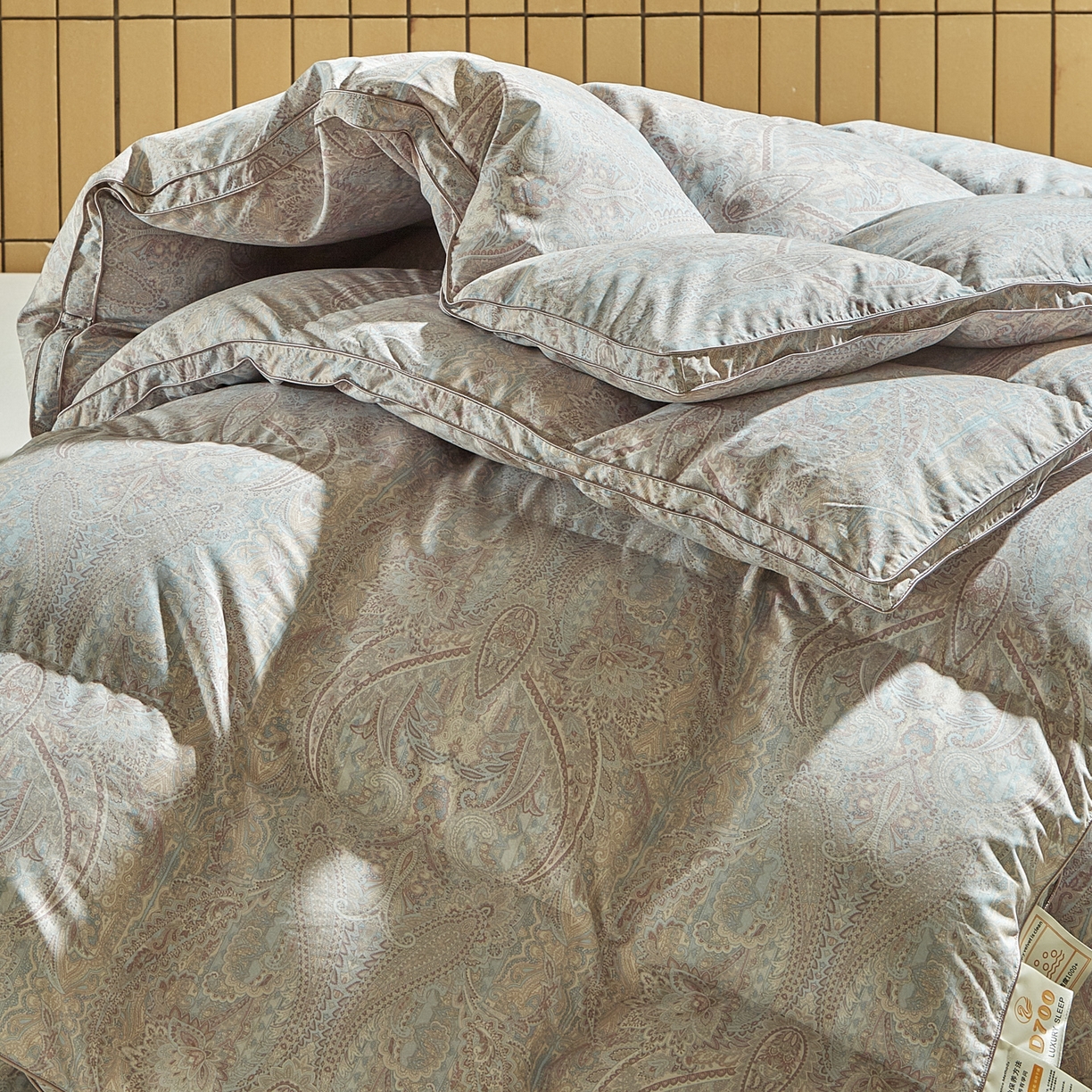 91家纺网 家纺一手货源 找家纺 暖羽屋羽绒馆 2025新款印花鹅绒丝冬被 羽绒被子 春秋白鹅绒被芯 羽毛被子双人加厚冬被 浅墨