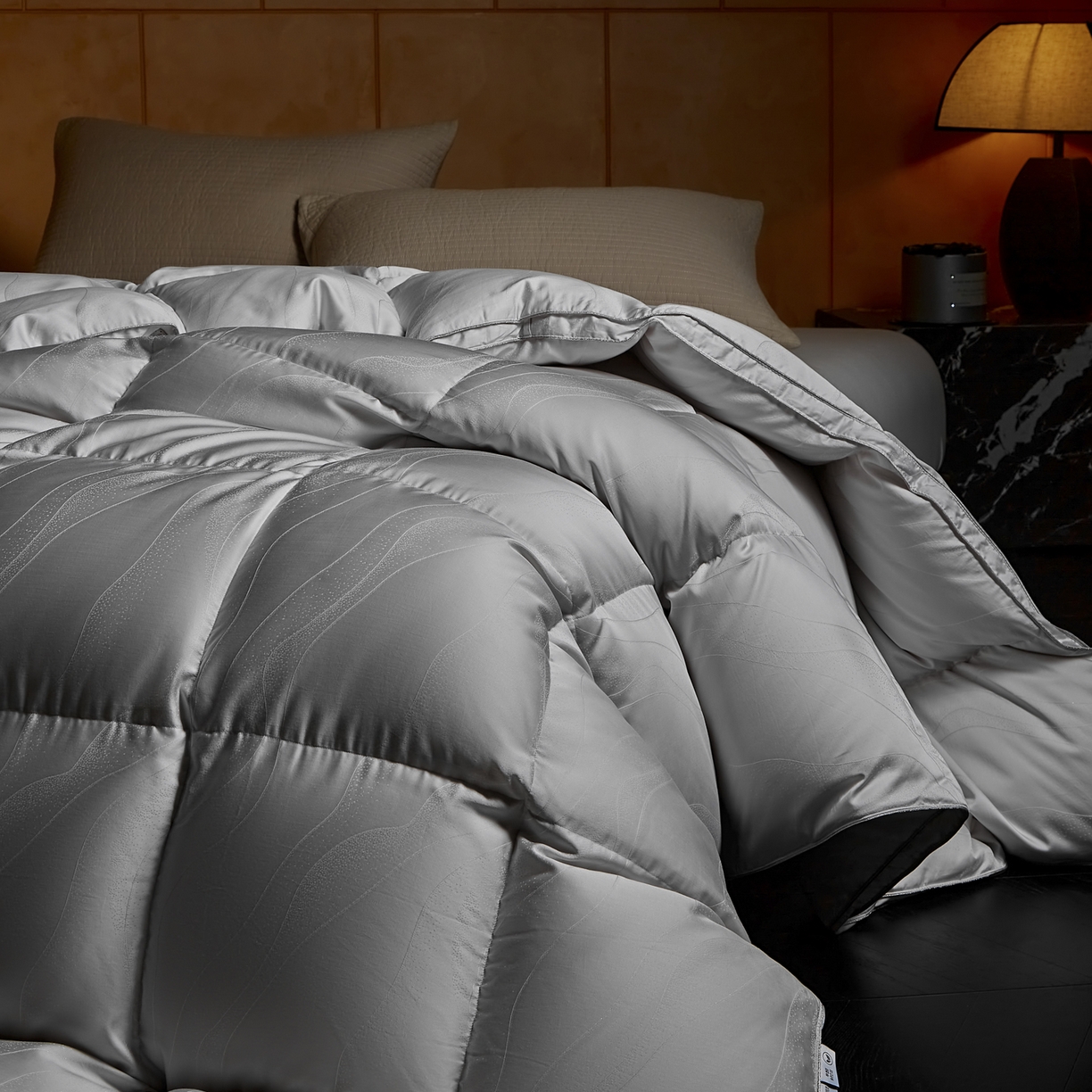 91家纺网 家纺一手货源 找家纺 暖羽屋羽绒馆 2025新款梦幻鎏金95鸭绒被芯 95羽绒被 白鸭绒被子双人秋冬婚庆被 梦幻鎏金 灰