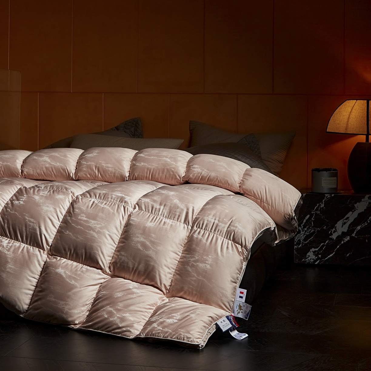 91家纺网 家纺一手货源 找家纺 （总）暖羽屋羽绒馆 2025新款峰峦95鸭绒被子 双人婚庆冬被 白鸭绒被芯两米羽绒被子