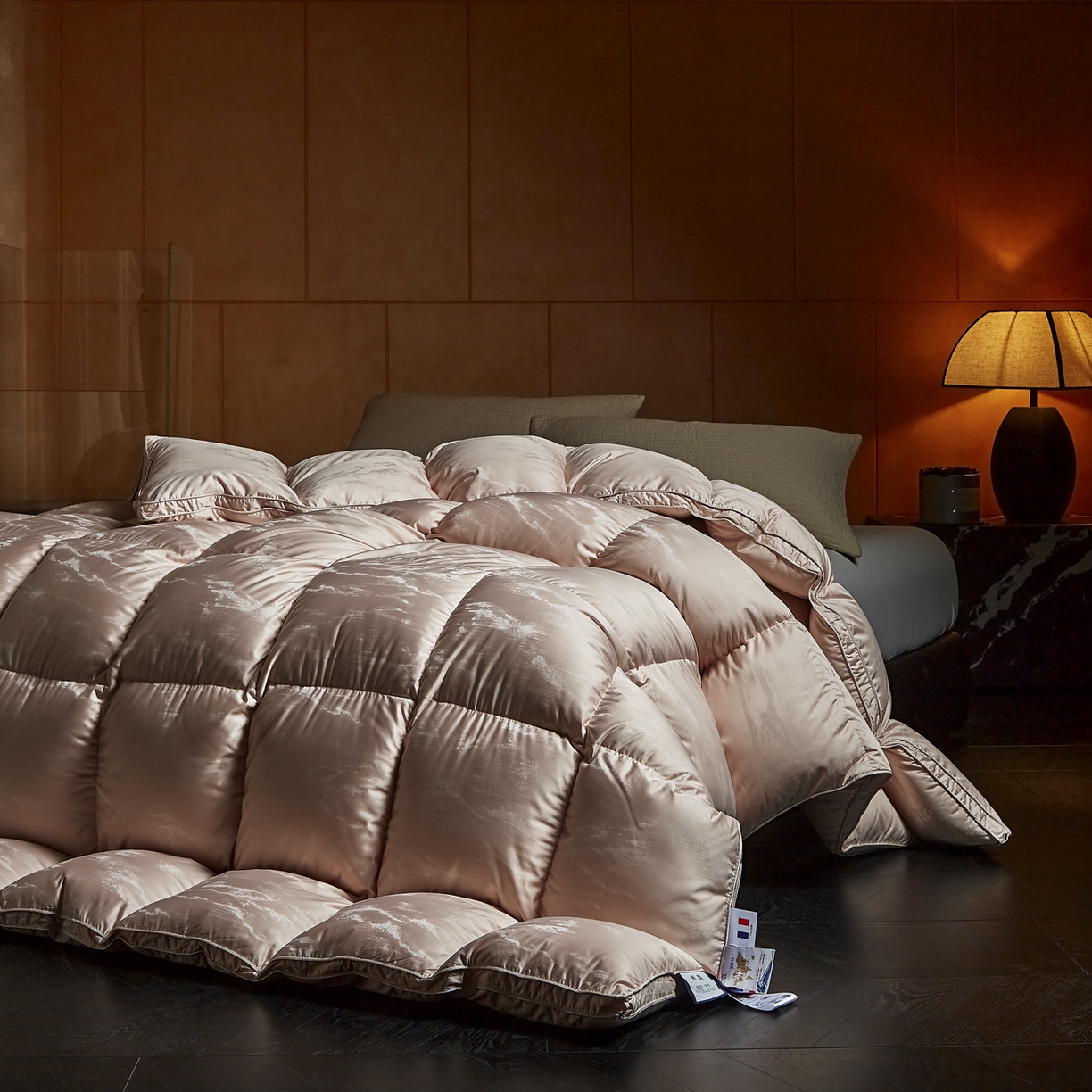 91家纺网 家纺一手货源 找家纺 （总）暖羽屋羽绒馆 2025新款峰峦95鸭绒被子 双人婚庆冬被 白鸭绒被芯两米羽绒被子