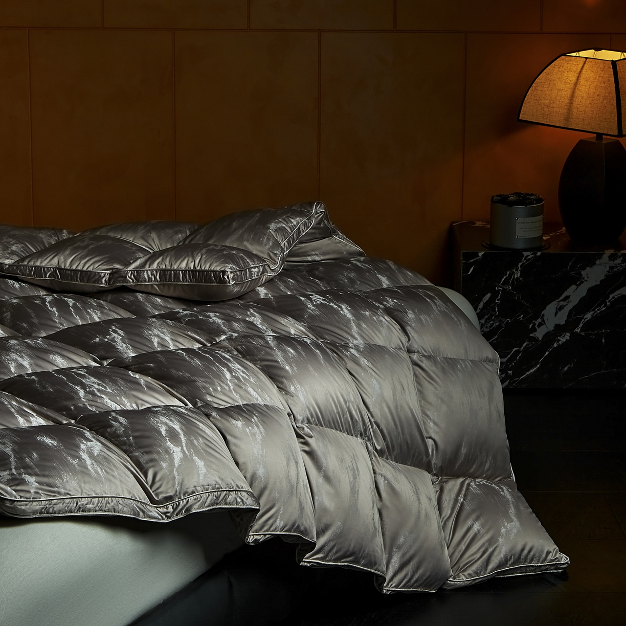 91家纺网 家纺一手货源 找家纺 暖羽屋羽绒馆 2025新款峰峦95鸭绒被子 双人婚庆冬被 白鸭绒被芯两米羽绒被子 峰峦 苍雅灰