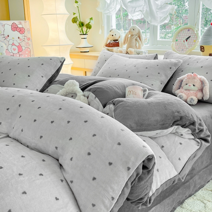 91家纺网 家纺一手货源 找家纺 弗苓家纺 2025新款加厚保暖双面牛奶绒四件套 甜心-灰
