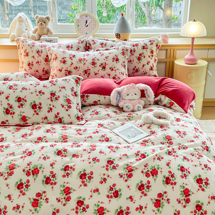 91家纺网 家纺一手货源 找家纺 弗苓家纺 2025新款加厚保暖双面牛奶绒四件套 花妖- 白