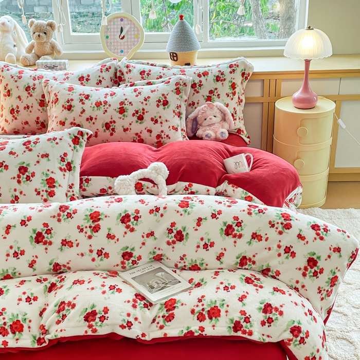 91家纺网 家纺一手货源 找家纺 弗苓家纺 2025新款加厚保暖双面牛奶绒四件套 花妖- 白