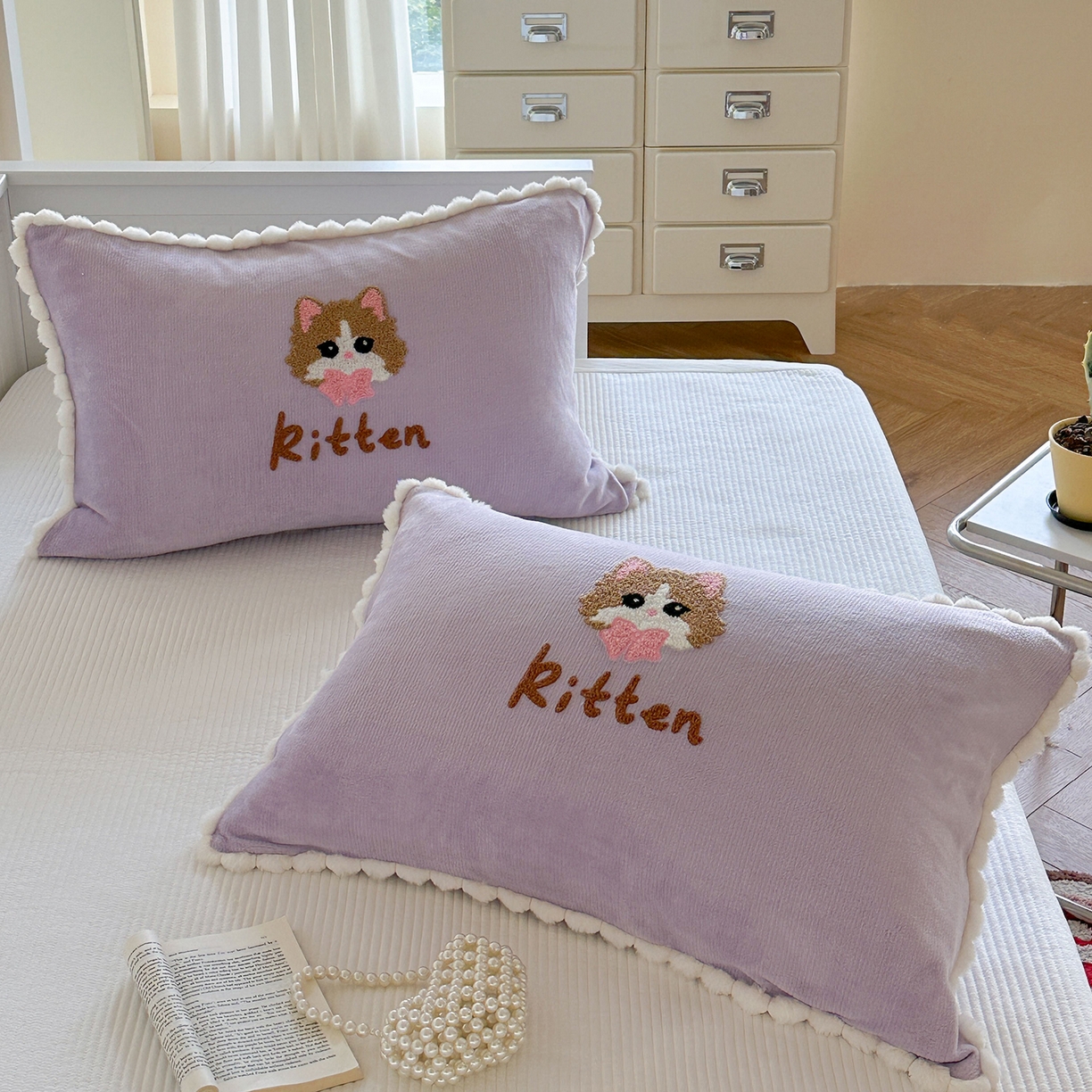寐居家纺 2025新款牛奶绒毛巾绣单枕套 萝莉猫·紫