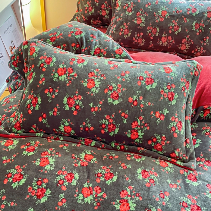 91家纺网 家纺一手货源 找家纺 弗苓家纺 2025新款加厚保暖双面牛奶绒四件套 花妖- 黑