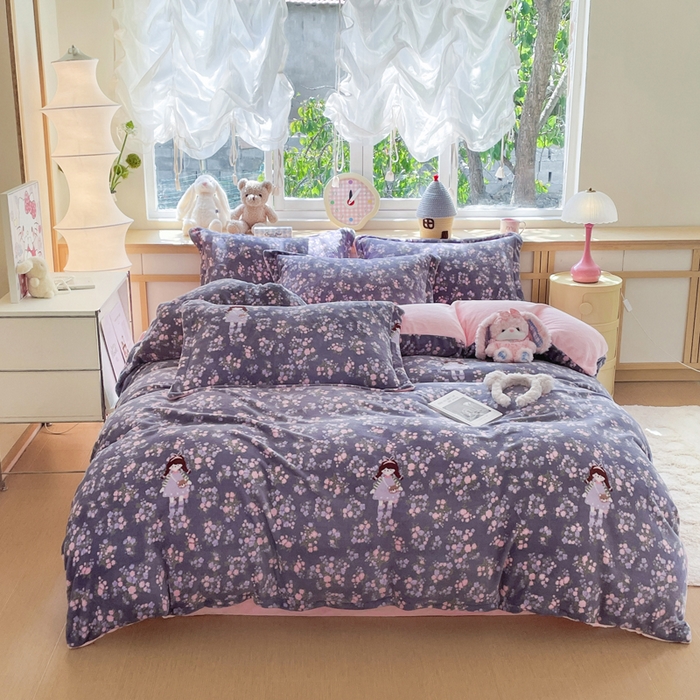 91家纺网 家纺一手货源 找家纺 弗苓家纺 2025新款加厚保暖双面牛奶绒四件套 爱丽丝花园