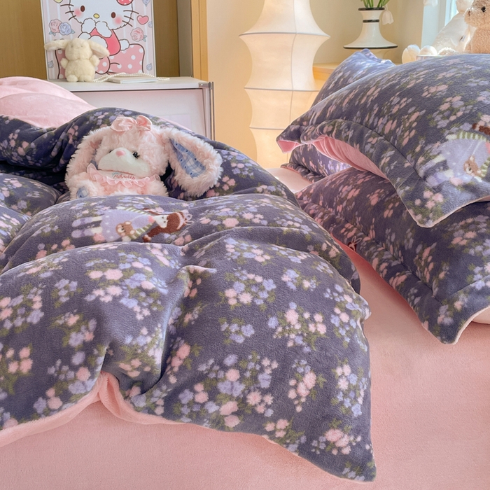 91家纺网 家纺一手货源 找家纺 弗苓家纺 2025新款加厚保暖双面牛奶绒四件套 爱丽丝花园