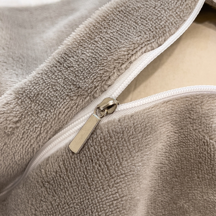 91家纺网 家纺一手货源 找家纺 凯罗 2025新款亲肤舒适牛奶绒雕花印加绣卡通绣花四件套 淘气的小狗