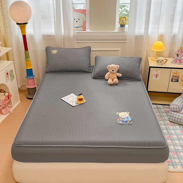 91家纺网 家纺一手货源 找家纺 大元 2025新款零压云棉刺绣款单床笠床笠单件单品床笠小熊仔 小熊仔-高级灰