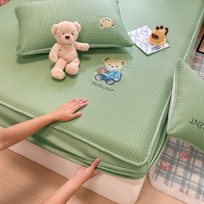 91家纺网 家纺一手货源 找家纺 大元 2025新款零压云棉刺绣款单床笠床笠单件单品床笠小熊仔 小熊仔-果绿