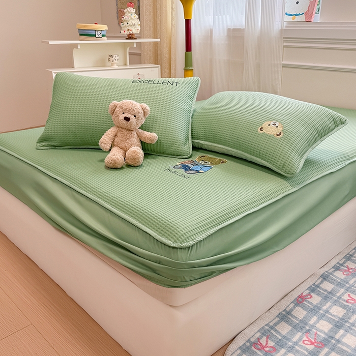 91家纺网 家纺一手货源 找家纺 大元 2025新款零压云棉刺绣款单床笠床笠单件单品床笠小熊仔 小熊仔-果绿