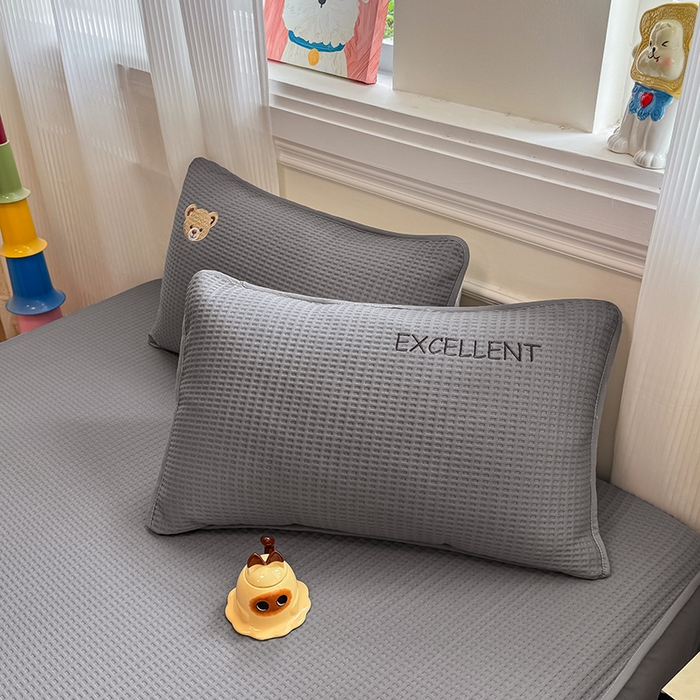 91家纺网 家纺一手货源 找家纺 大元 2025新款零压云棉刺绣款单床笠床笠单件单品床笠小熊仔 小熊仔-高级灰