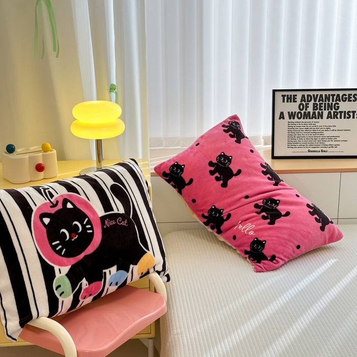 91家纺网 家纺一手货源 找家纺 寐居家纺 2025新款卡通印花大阪单枕套件 平安猫
