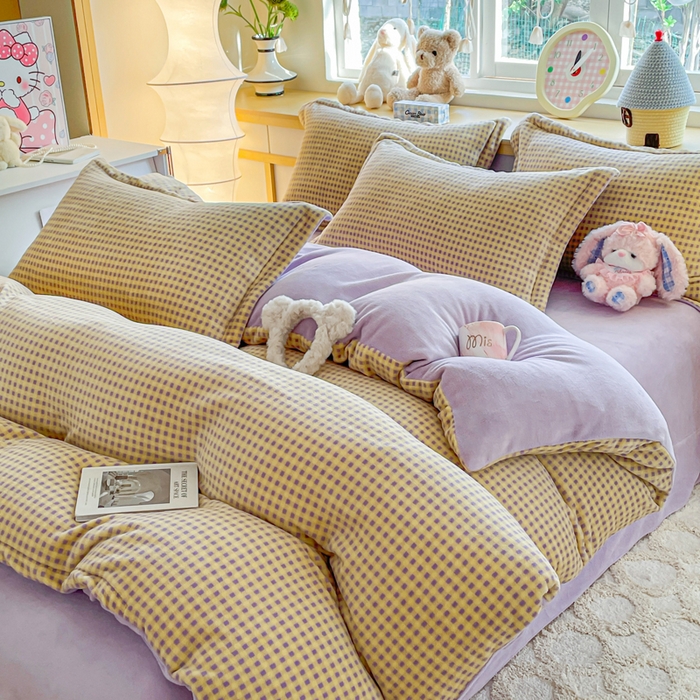 91家纺网 家纺一手货源 找家纺 弗苓家纺 2025新款加厚保暖双面牛奶绒四件套 复古格