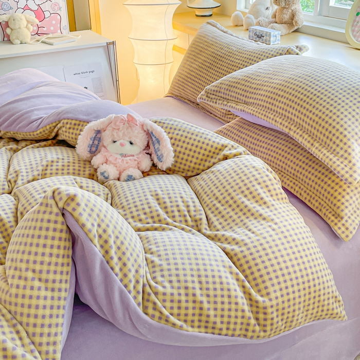 91家纺网 家纺一手货源 找家纺 弗苓家纺 2025新款加厚保暖双面牛奶绒四件套 复古格