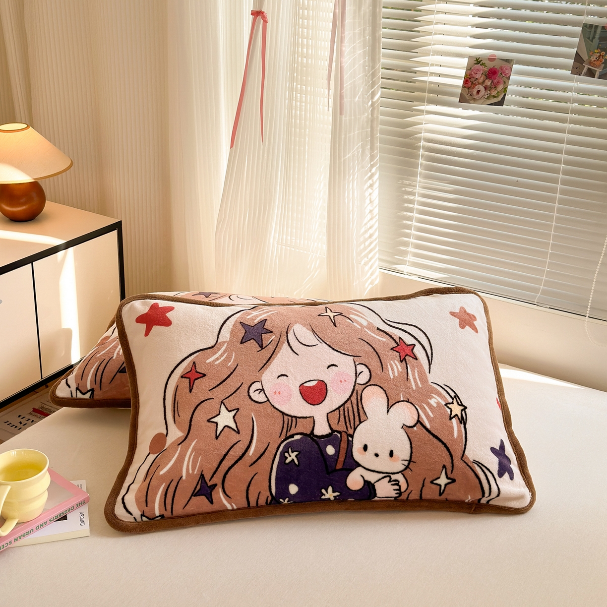 91家纺网 家纺一手货源 找家纺 寐居家纺 2025新款牛奶绒数码大版单床盖 摩登女孩