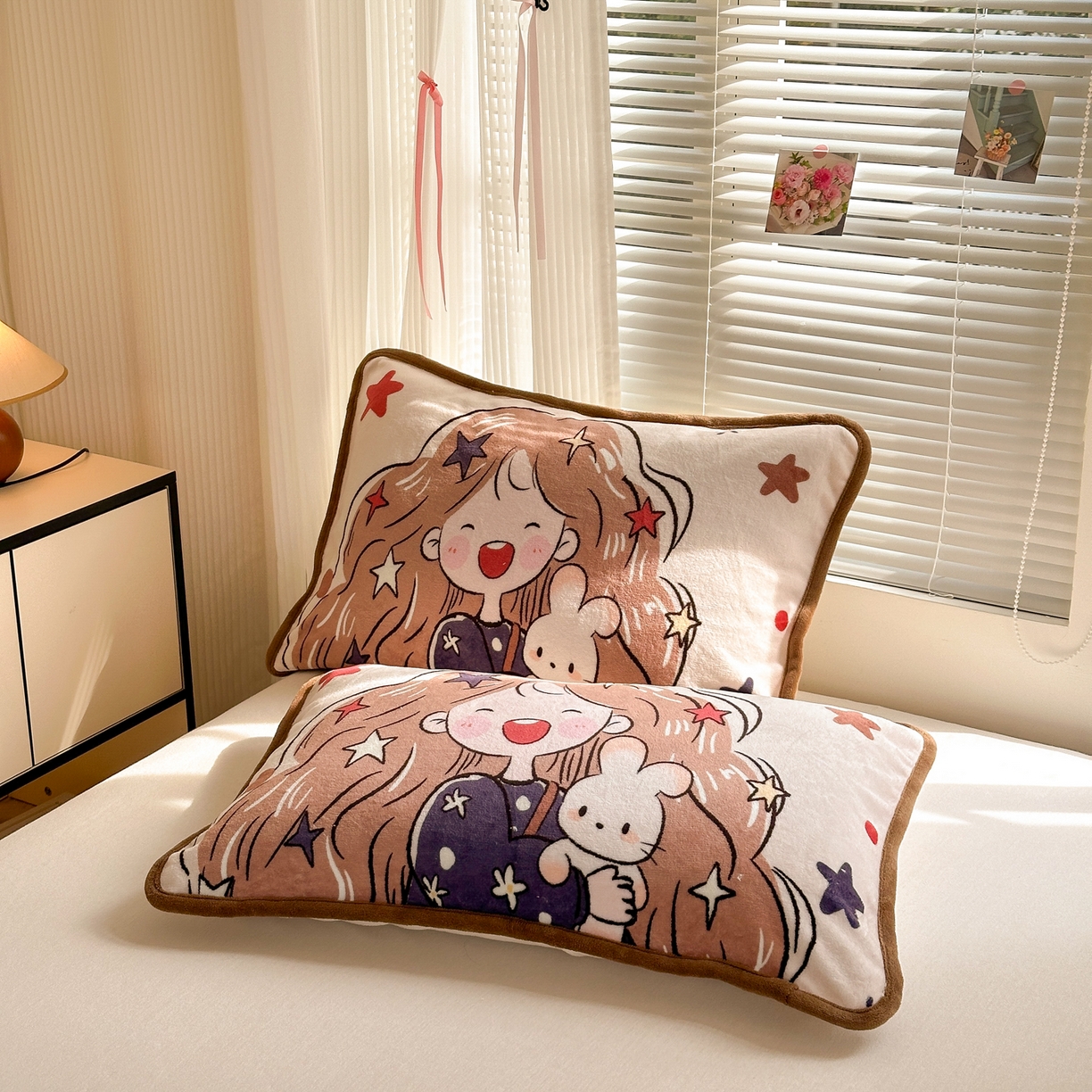 91家纺网 家纺一手货源 找家纺 寐居家纺 2025新款牛奶绒数码大版单床盖 摩登女孩