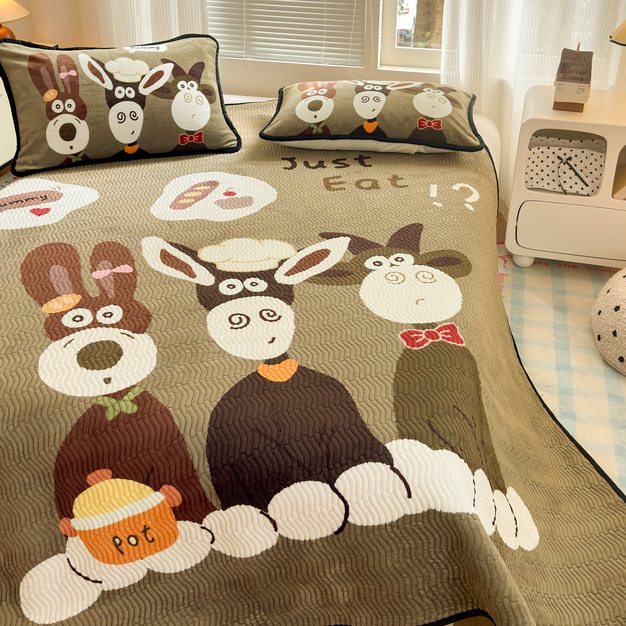 91家纺网 家纺一手货源 找家纺 寐居家纺 2025新款牛奶绒数码大版单床盖 吃货驴