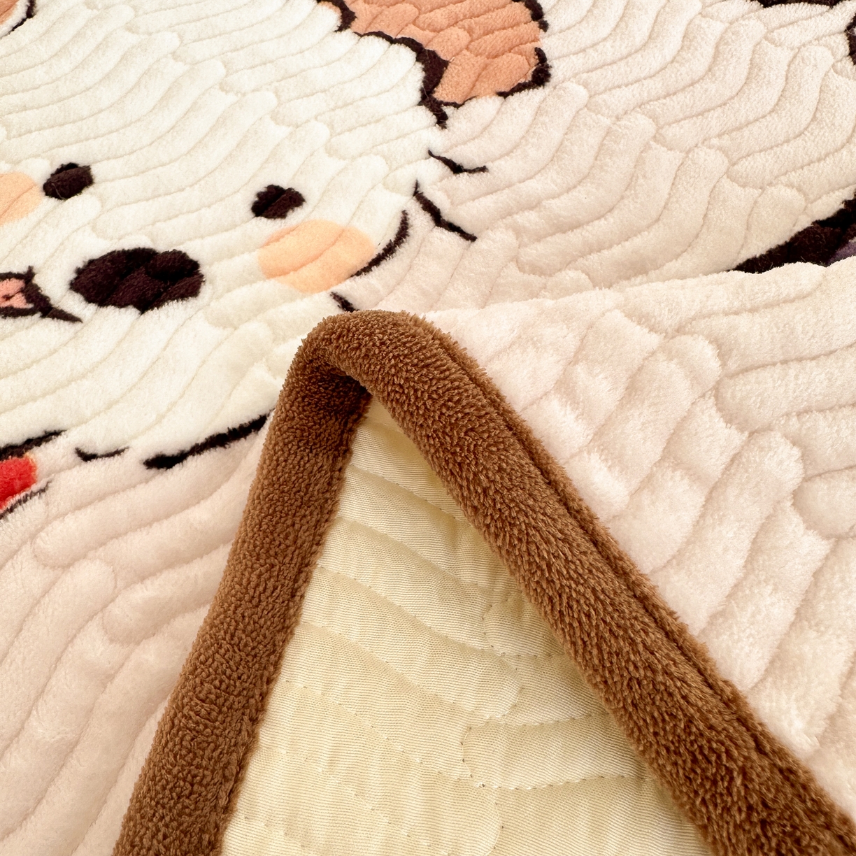 91家纺网 家纺一手货源 找家纺 寐居家纺 2025新款牛奶绒数码大版单床盖 摩登女孩