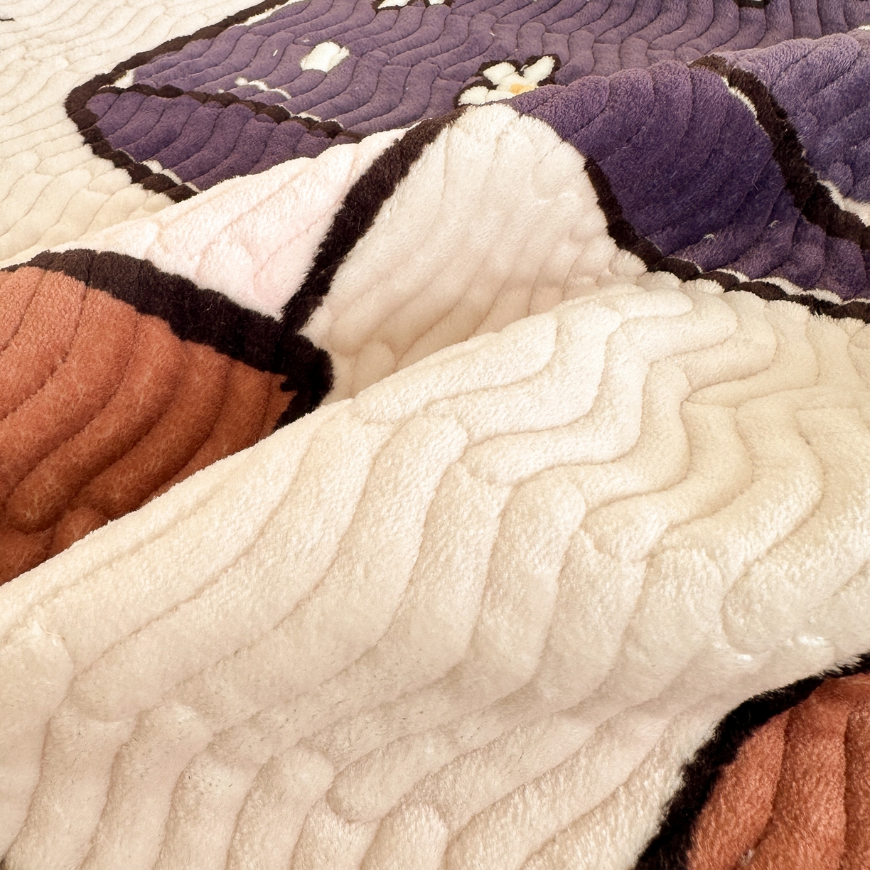 91家纺网 家纺一手货源 找家纺 寐居家纺 2025新款牛奶绒数码大版单床盖 摩登女孩