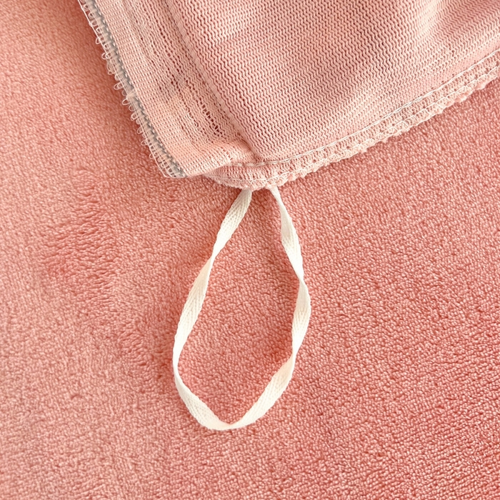 91家纺网 家纺一手货源 找家纺 寐居家纺 2025新款纯色毛巾绣牛奶绒四件套 草莓熊熊-豆沙