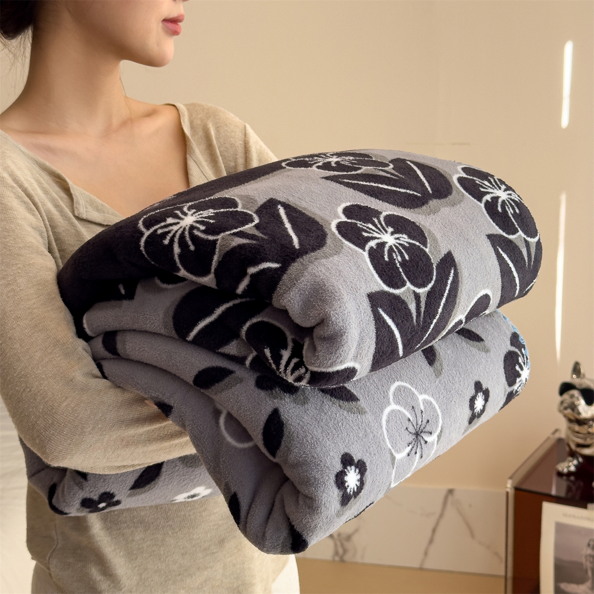 91家纺网 家纺一手货源 找家纺 慕木家纺 2025新款高克重印花仿羊绒双层毛毯毛毯毯子（可供跨境提供买家秀） 墨韵花格