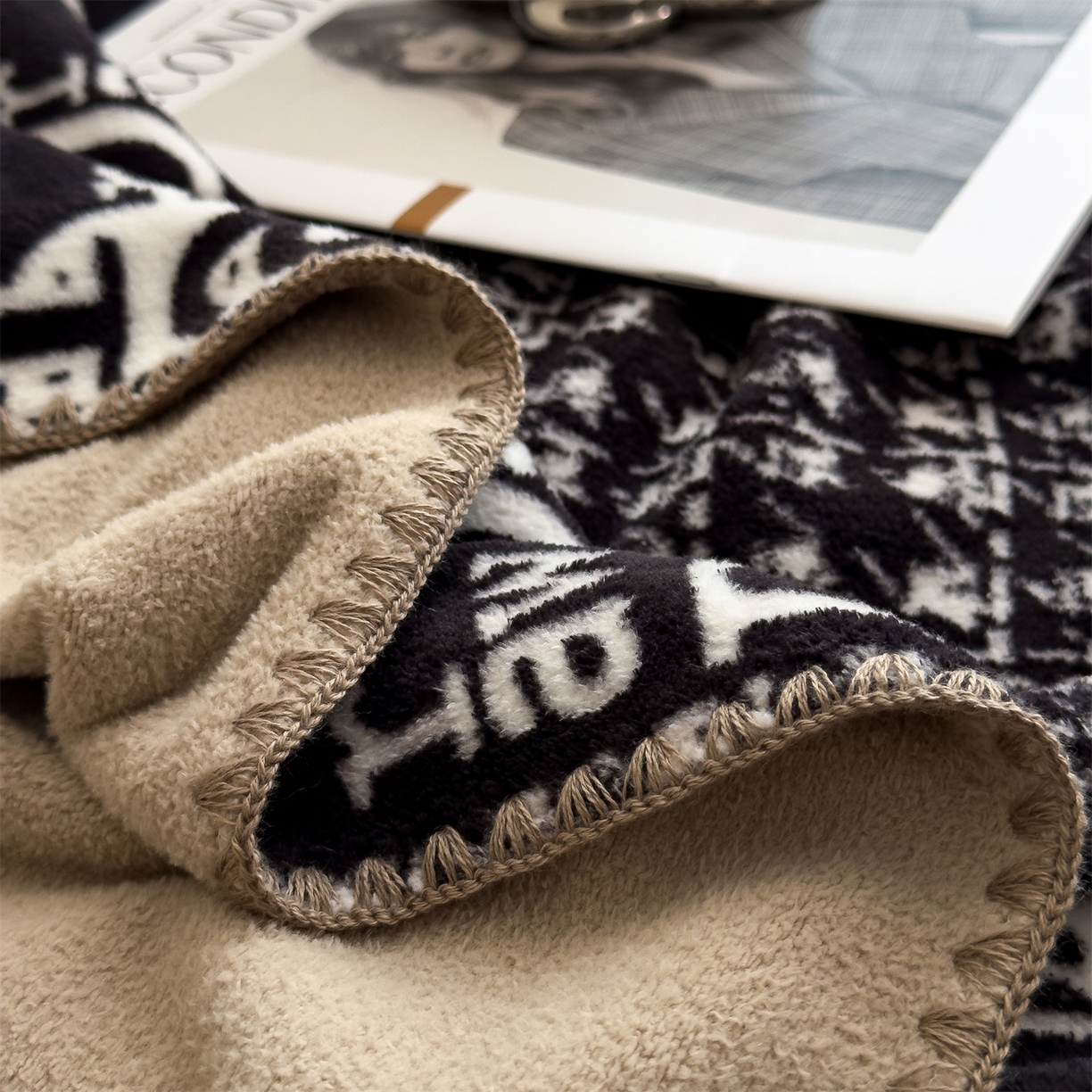 91家纺网 家纺一手货源 找家纺 慕木家纺 2025新款高克重印花仿羊绒双层毛毯毛毯毯子（可供跨境提供买家秀） 千鸟梦笺